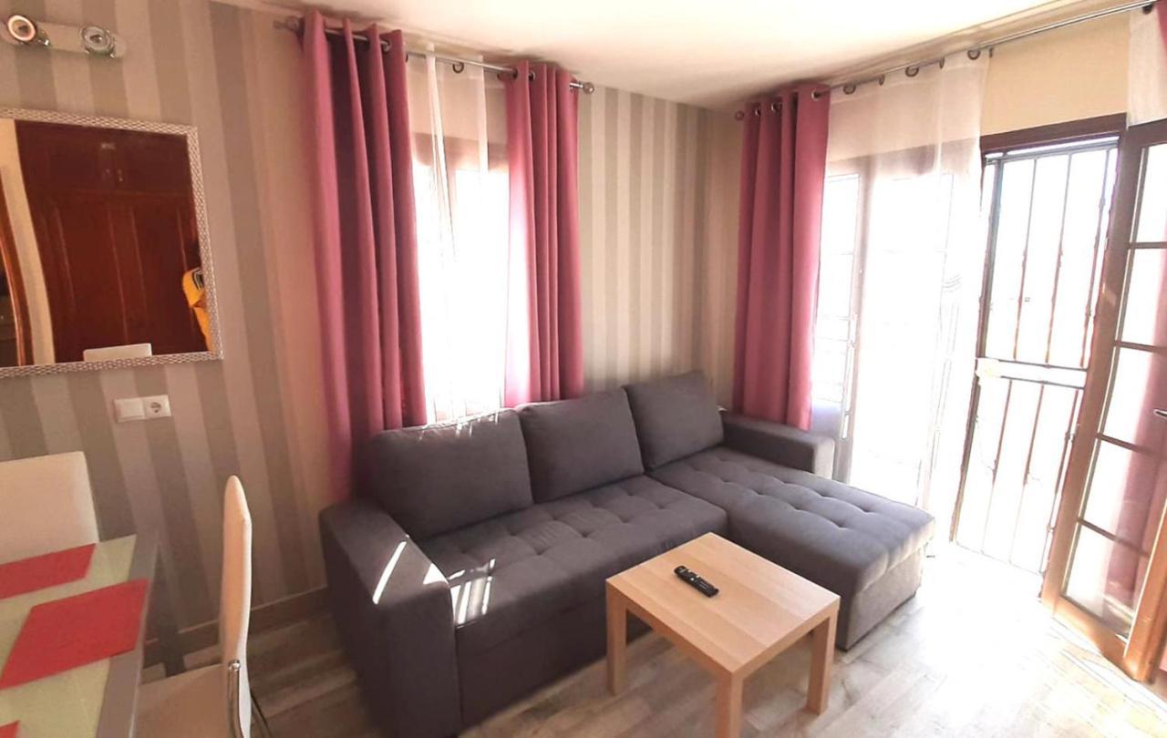 Nice Apartment With Heating Pool. 아데제 외부 사진